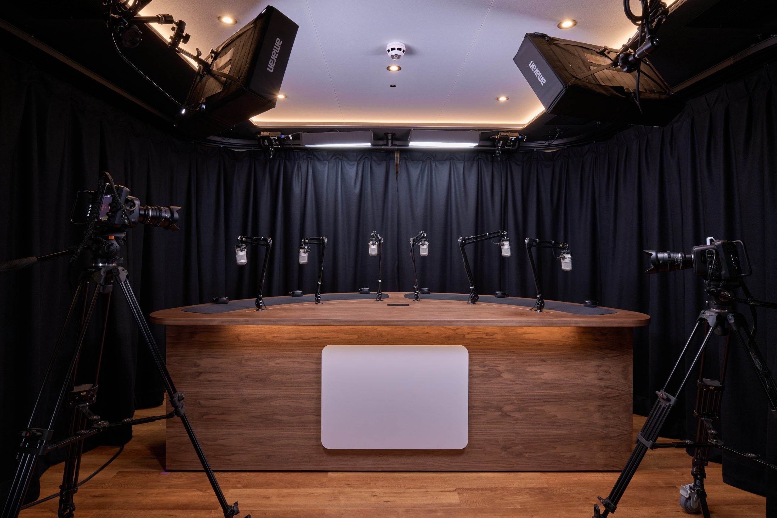 myDMs microphone and studio setup